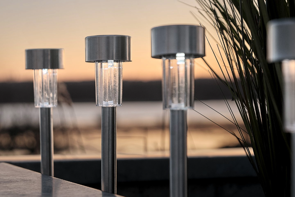 Solarne lampe i fenjeri