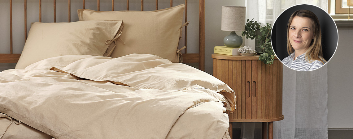 Posteljina od pranog pamuka u svijetloj kaki boji i slika manadžerice kategorije Kathrine